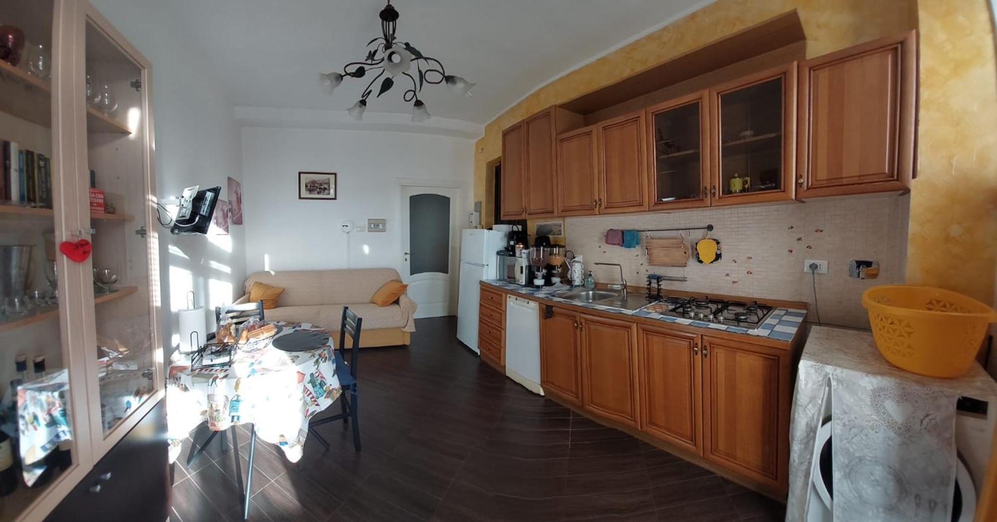 Tania House, Metro Italia 61 Turín